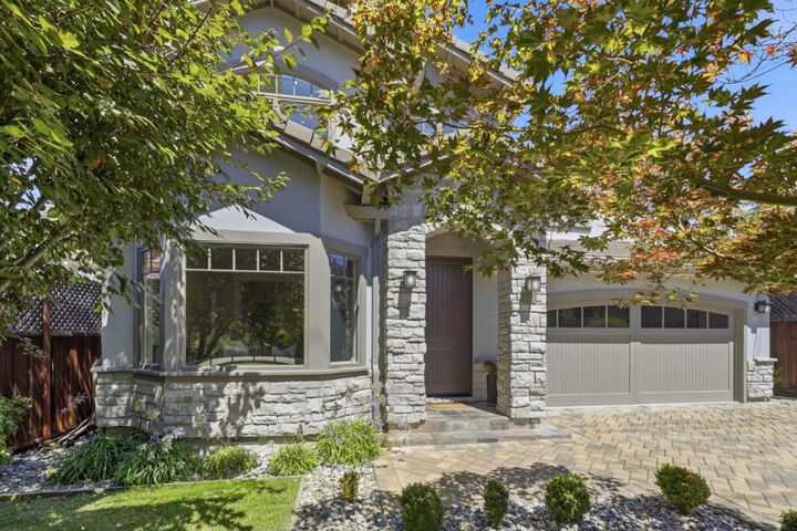 Property Photo:  2025 Santa Cruz Avenue  CA 94025 