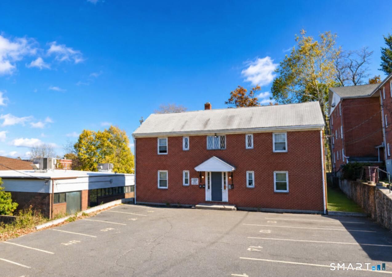 Property Photo:  14 Park Place 4  CT 06052 