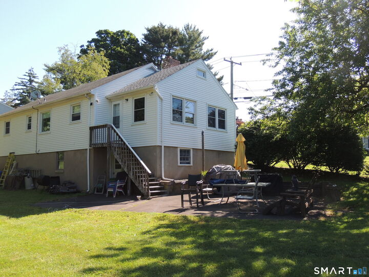 Property Photo:  87 Hotchkiss Grove Road  CT 06405 