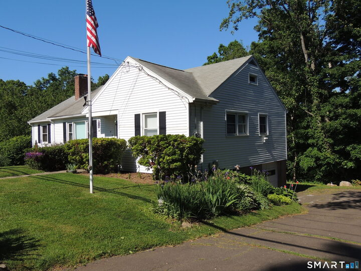 Property Photo: 87 Hotchkiss Grove Road CT 06405