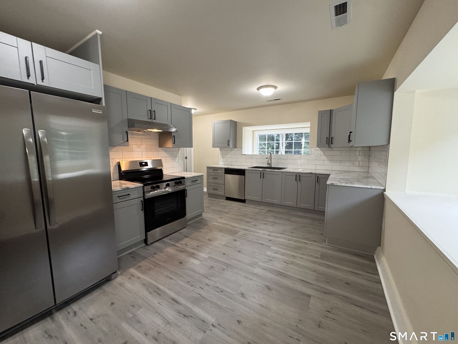 Property Photo:  5 Meadow Street 201  CT 06770 
