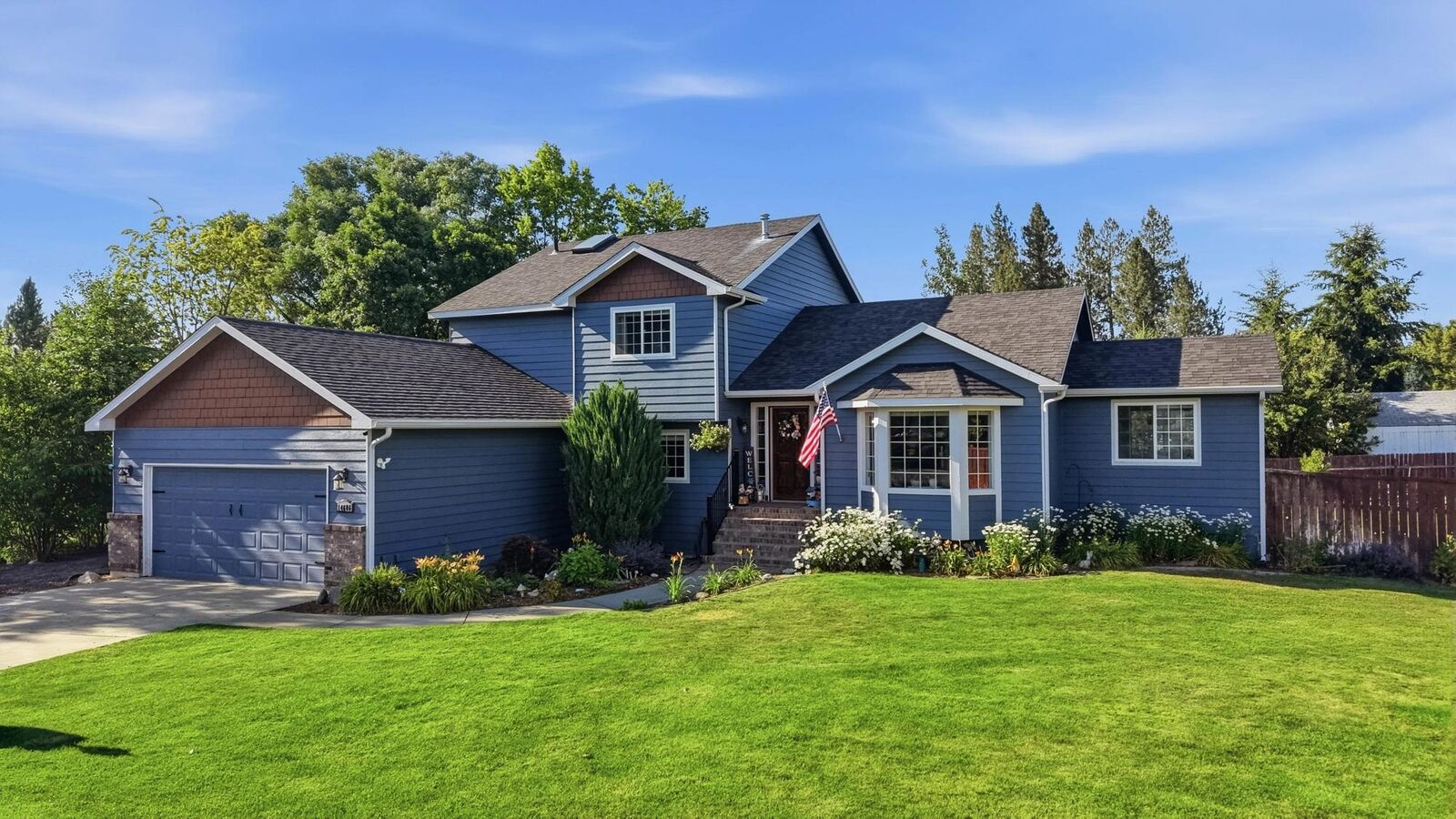 Property Photo: 14606 N Fairview Dr WA 99021