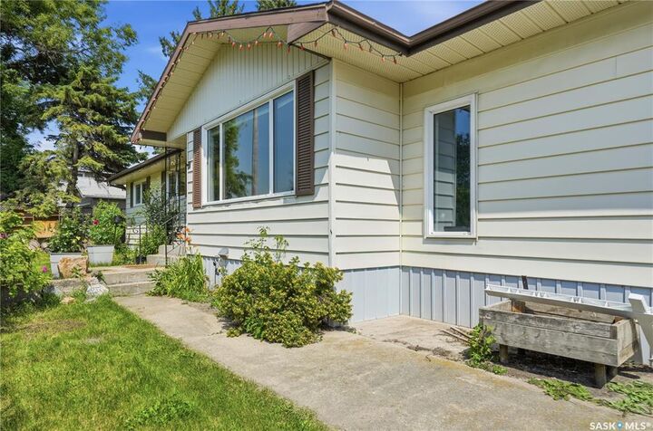 Property Photo:  133 Pollard Street  SK S0G 1J0 