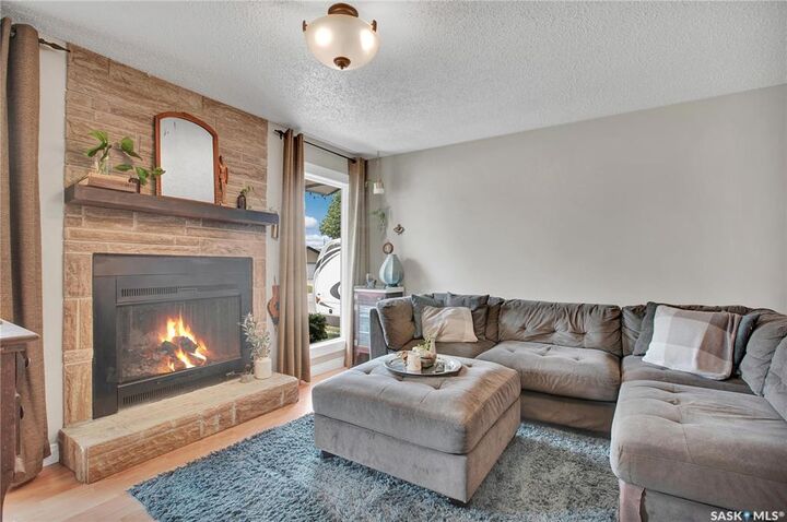 Property Photo:  506 4th Avenue  SK S0K 4S0 