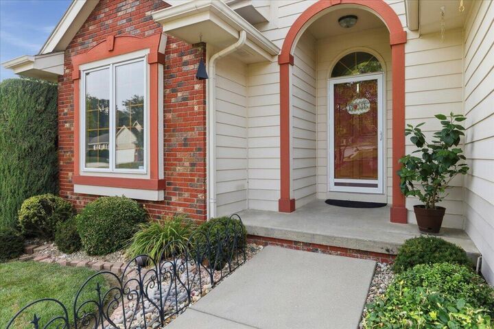 Property Photo:  200 Winchester  Circle  IA 51503 