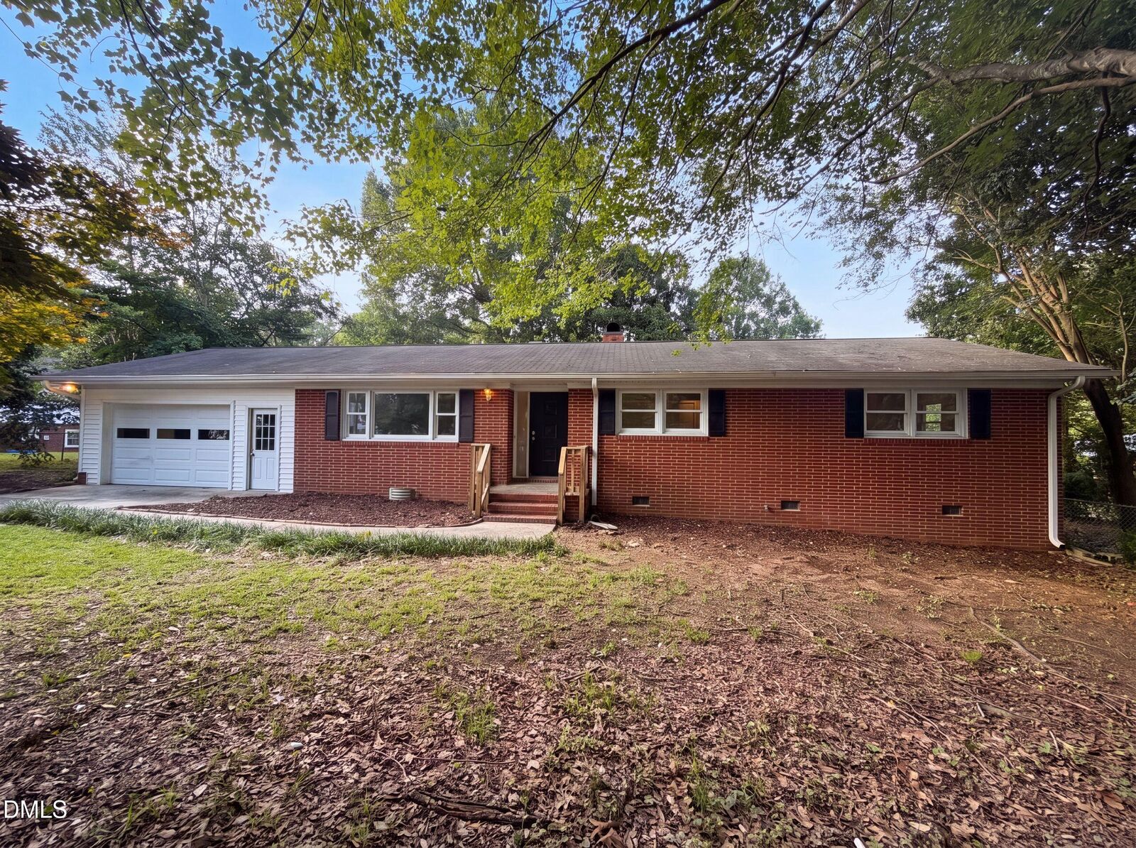 Property Photo: 407 Lamesa Drive NC 27603