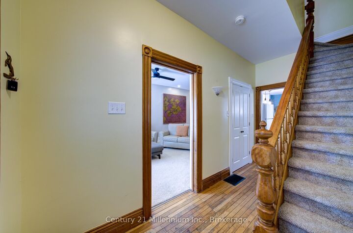 Property Photo: 560 10th St A Street W ON N4K 3R6