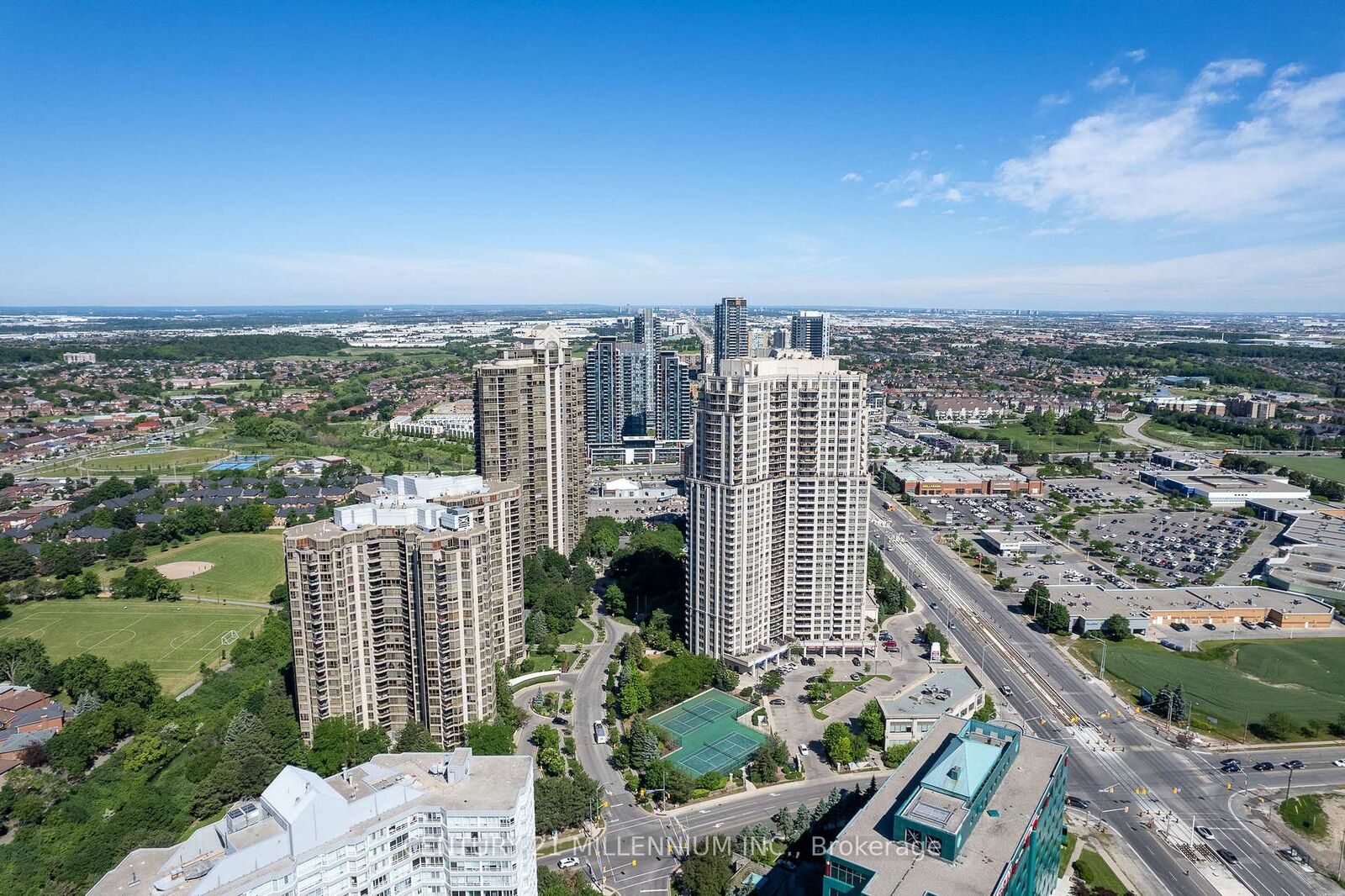 Property Photo: 4450 Tucana Court 902 ON L5R 3R4