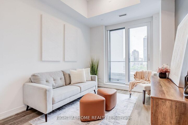 15 Wellington Street S 301 — photo 1