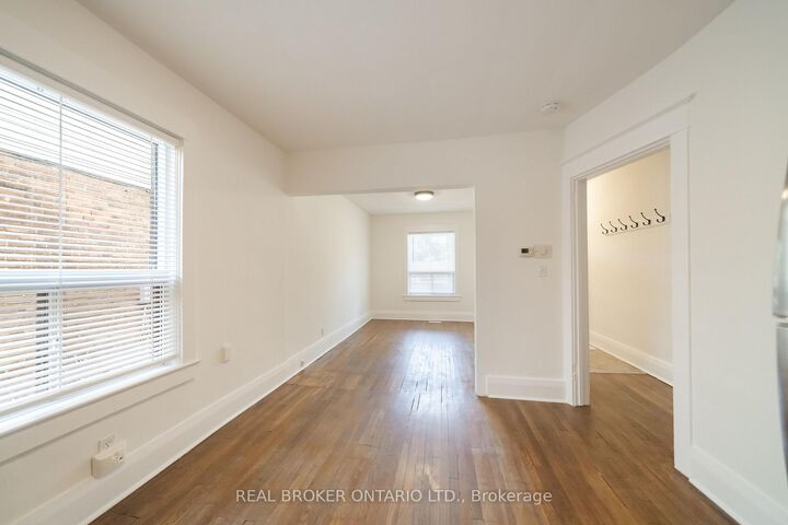 Property Photo:  542 Glebeholme Boulevard Main  ON M4C 1V4 