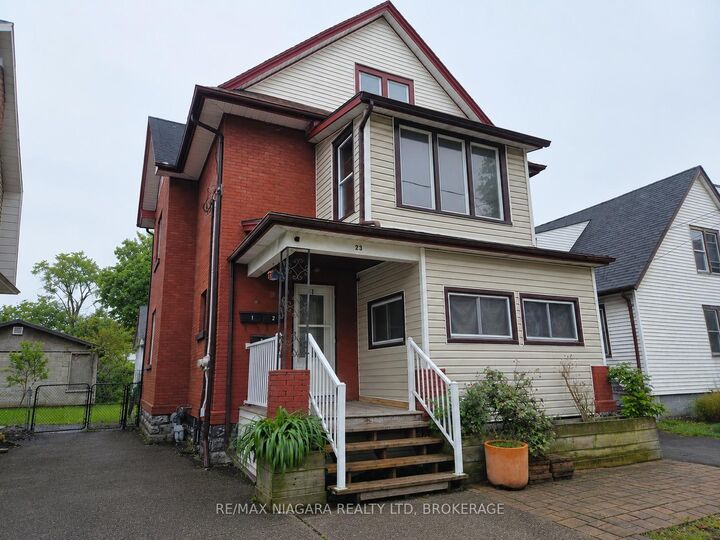 Property Photo: 23 Avenue Place 3 ON L3B 4B2