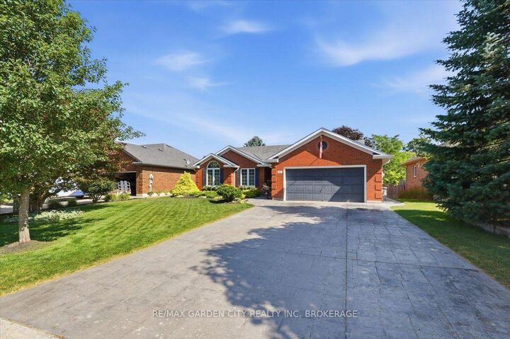 Property Photo:  81 Sandra Drive  ON L0S 1C0 