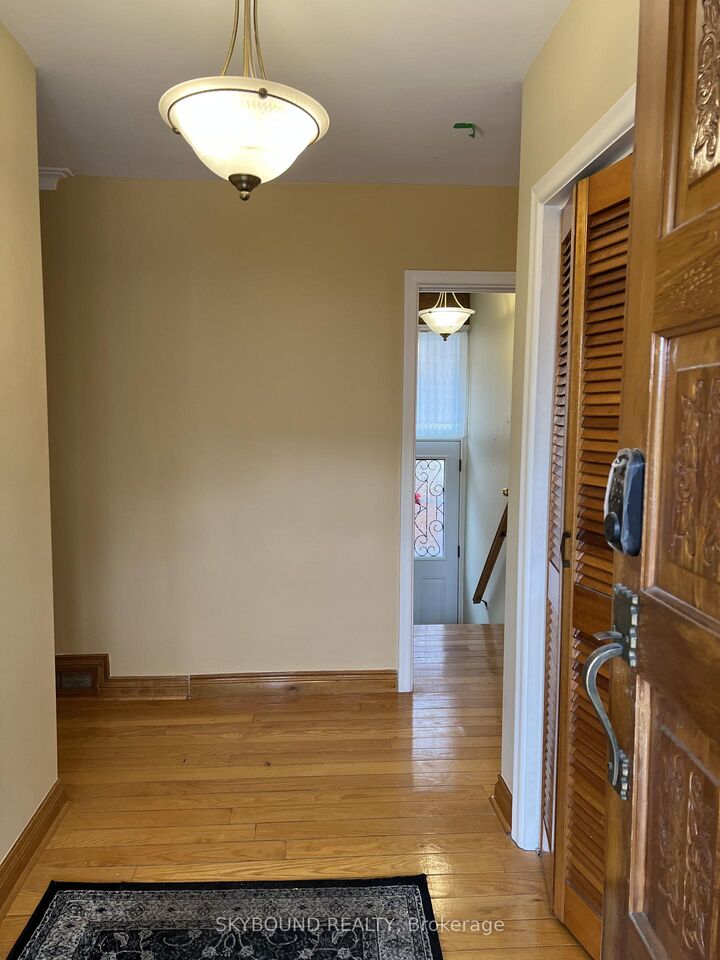 Property Photo: 33 Bradstock Road ON M9M 1M9