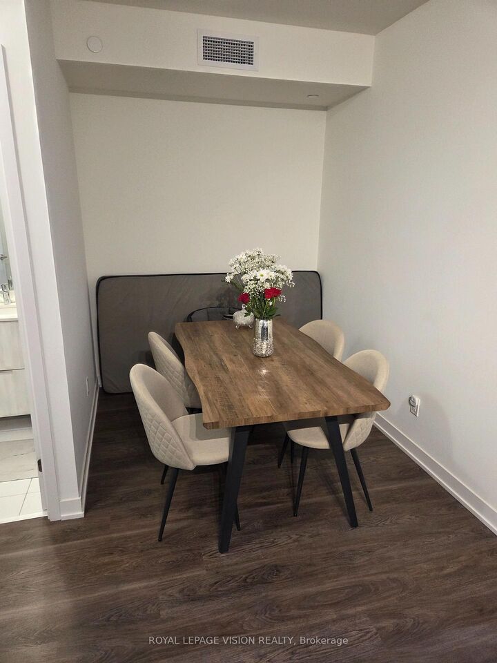 Property Photo: 6 David Eyer Road 217 ON L4S 0N5