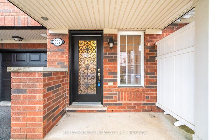 Property Photo:  932 Sprague Place  ON L9T 0K8 