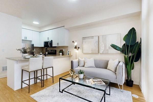 Property Photo: 19 Eldora Avenue 53 ON M2M 0B5