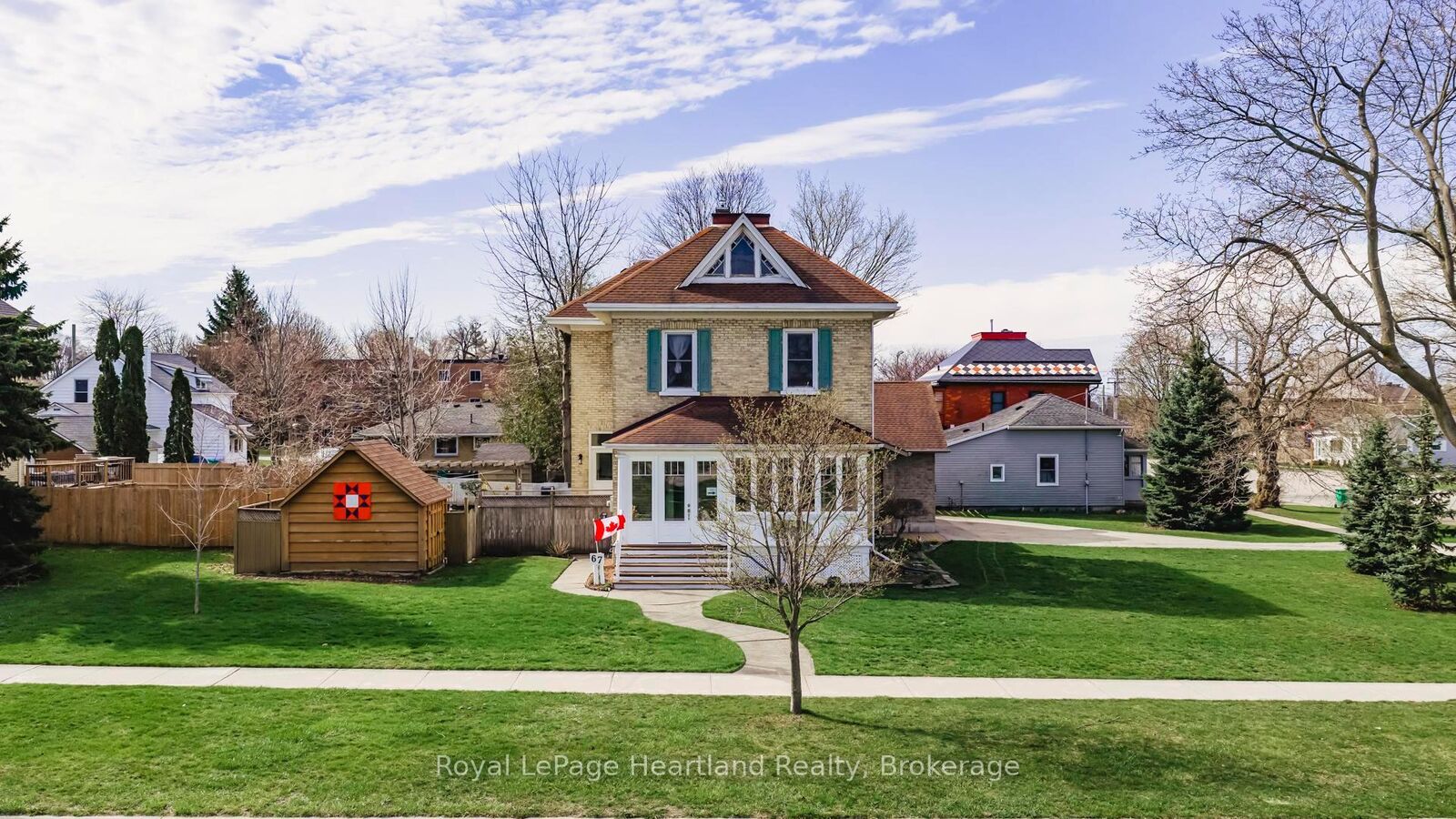Photo de la propriété:  67 Elgin Avenue W  ON N7A 2E1 