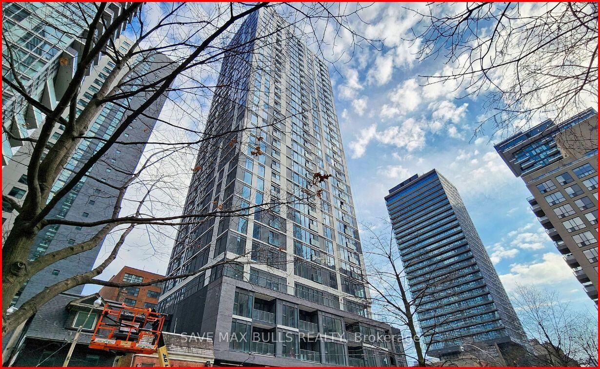 Property Photo:  65 Mutual Street 2407  ON M5B 0E5 