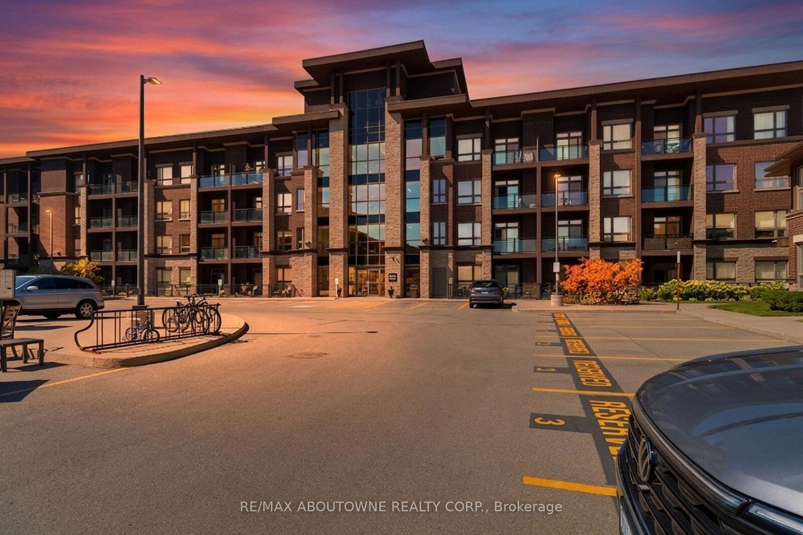 Property Photo:  5020 Corporate Drive 408  ON L7L 0H7 