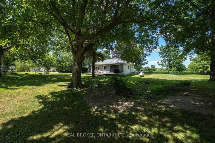 15 Middlemiss Avenue — photo 1