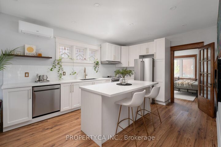 Property Photo: 9 Fairview Avenue ON M6P 3A2