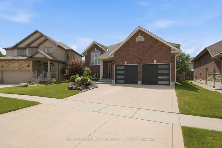 Property Photo:  6 Westview Court  ON N4T 0B8 