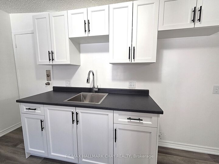 Property Photo:  58 Queen Street W 4  ON L0L 1P0 