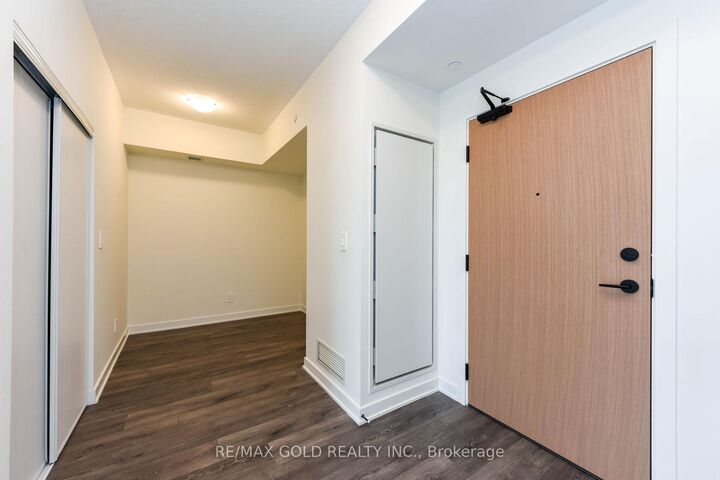 Property Photo:  1440 Clarriage Court 603  ON L9E 1B3 