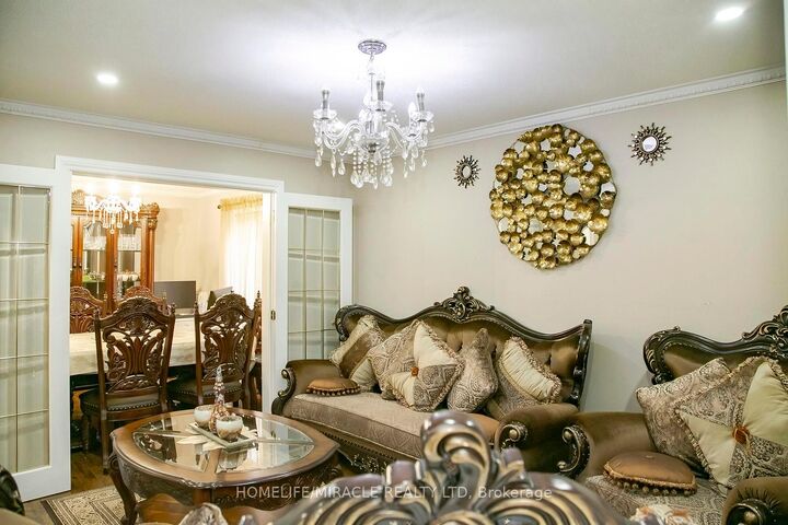 Property Photo:  81 Narrow Valley Crescent  ON L6R 2M4 