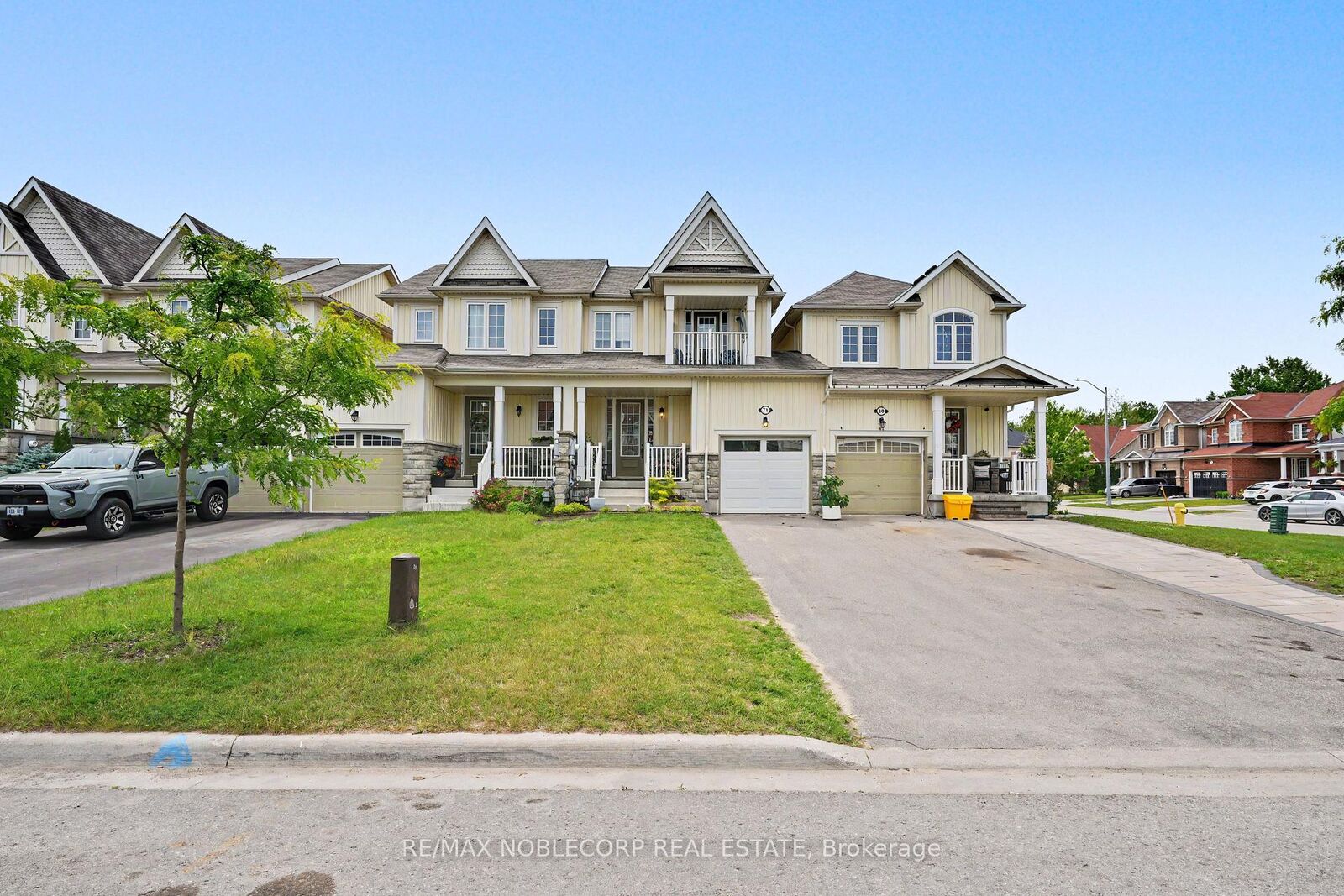 Property Photo: 71 Blanchard Crescent ON L0M 1B5