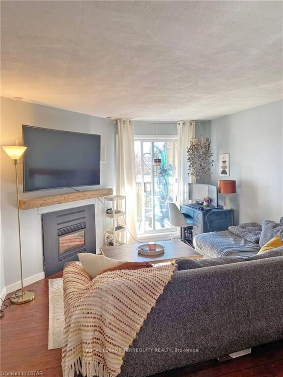 Property Photo:  2230 Trafalgar Street 325  ON N5V 4J9 