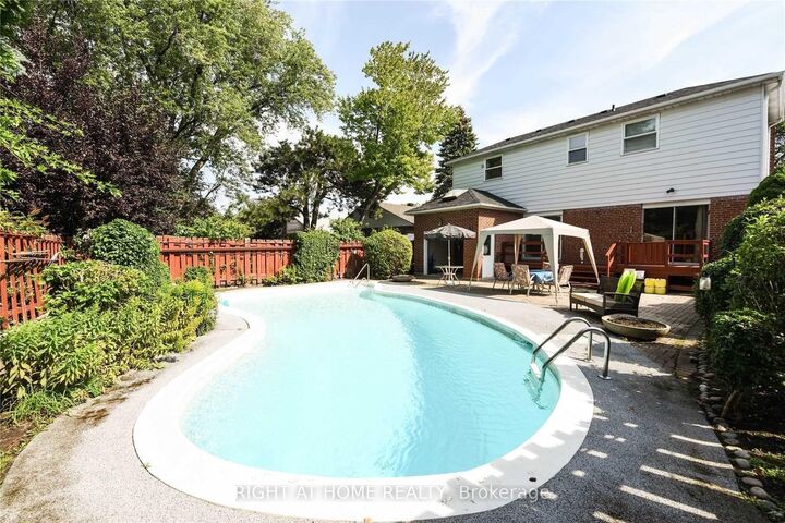 Property Photo:  21 Mitre Place  ON M9R 3C5 