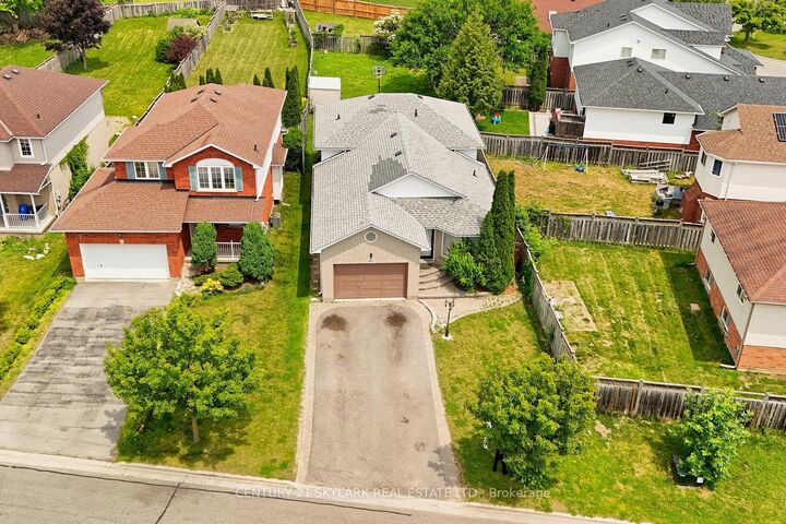 Property Photo: 1922 Dalhousie Crescent ON L1G 8C3