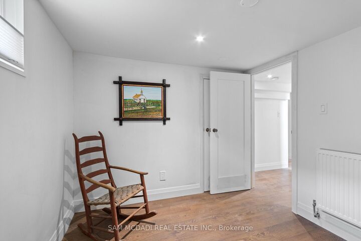 Property Photo:  1088 Cherriebell Road  ON L5E 2R3 
