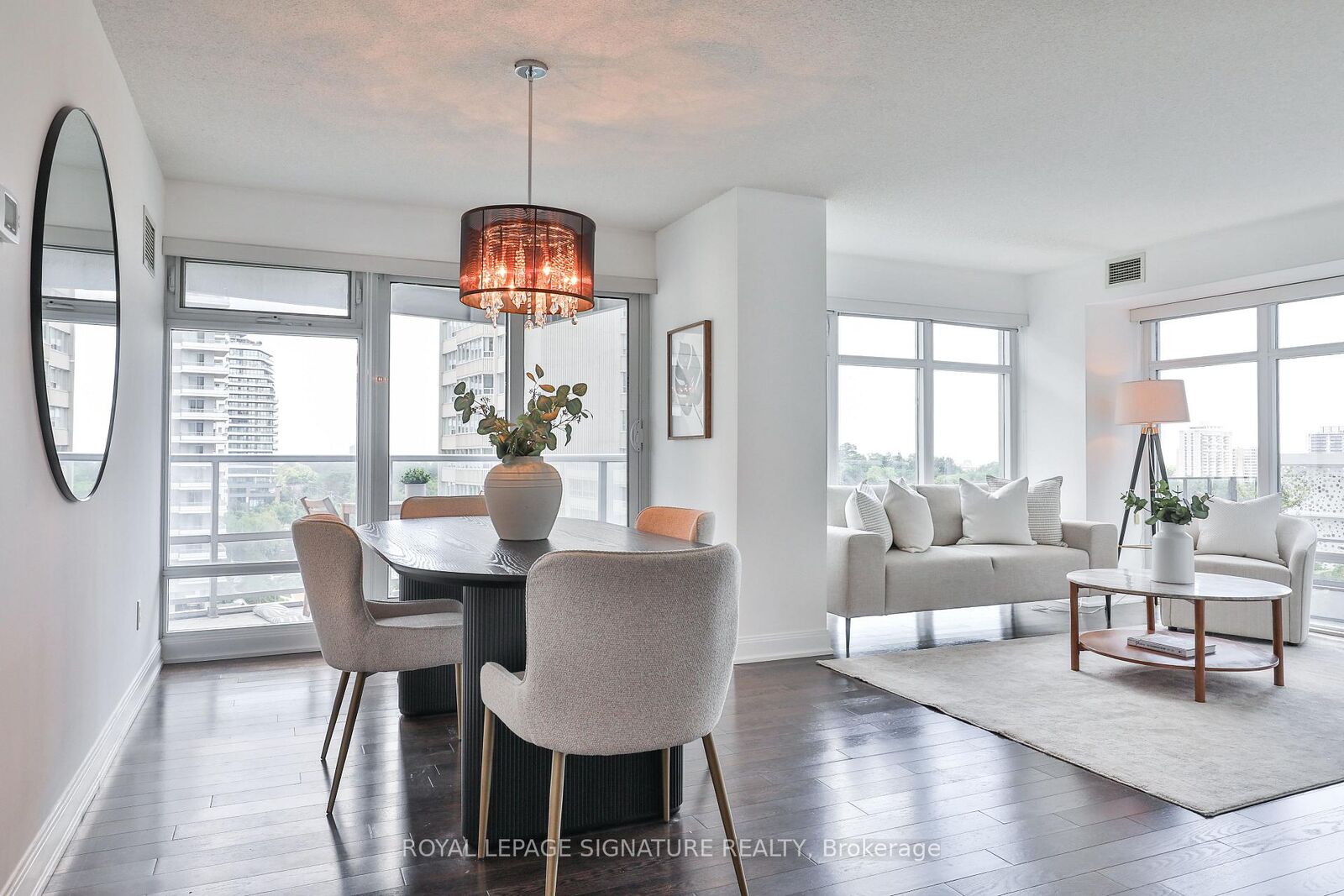 Property Photo:  2181 Yonge Street 902  ON M4S 3H7 