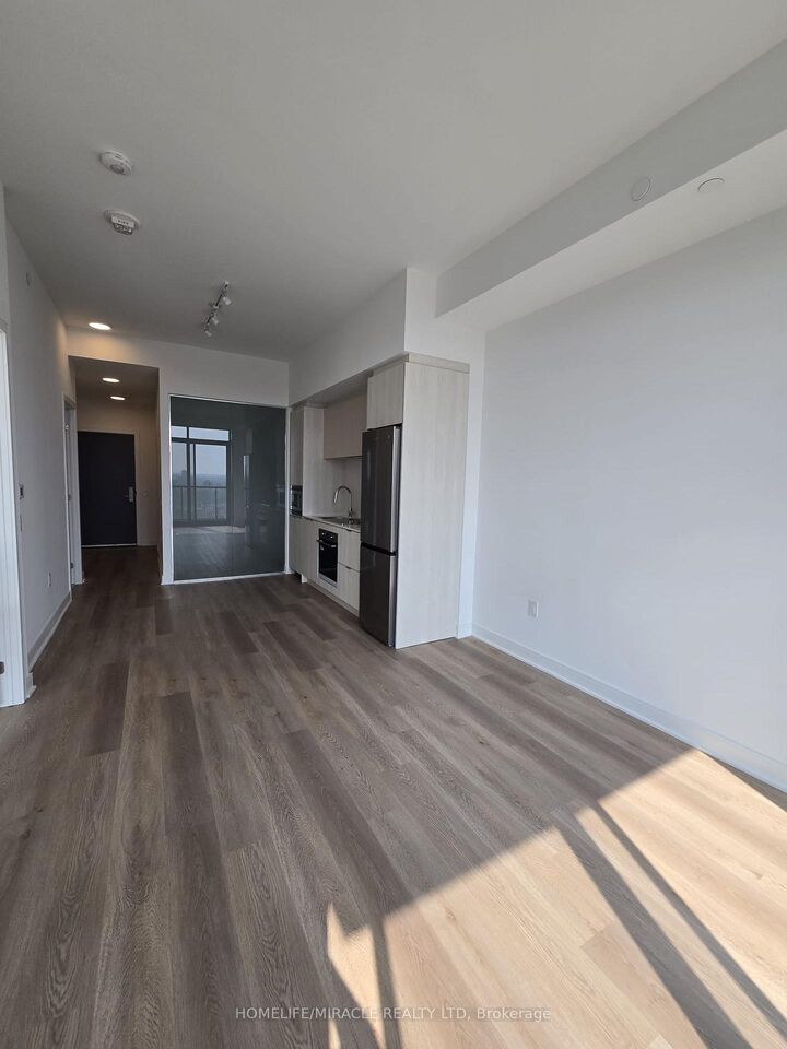 Property Photo: 86 Dundas Street E 1715 ON L5A 0B1