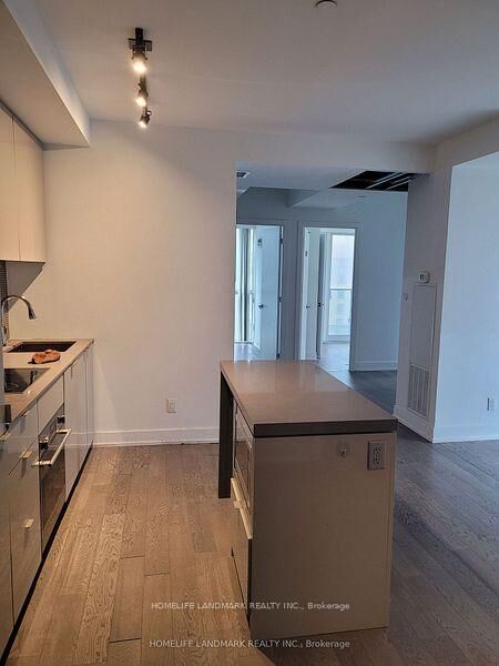 7 Greenville Street 803 — photo 1