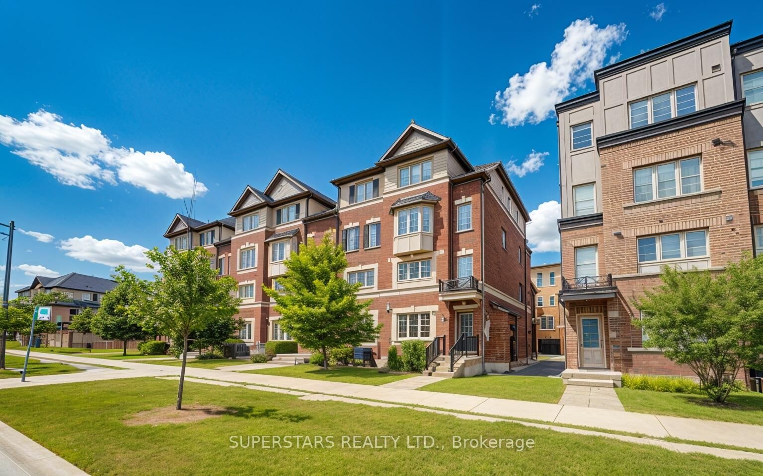 Property Photo:  2775 Deputy Minister Path  ON L1L 0M7 