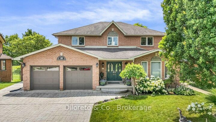 28 Foxwood Crescent — photo 1