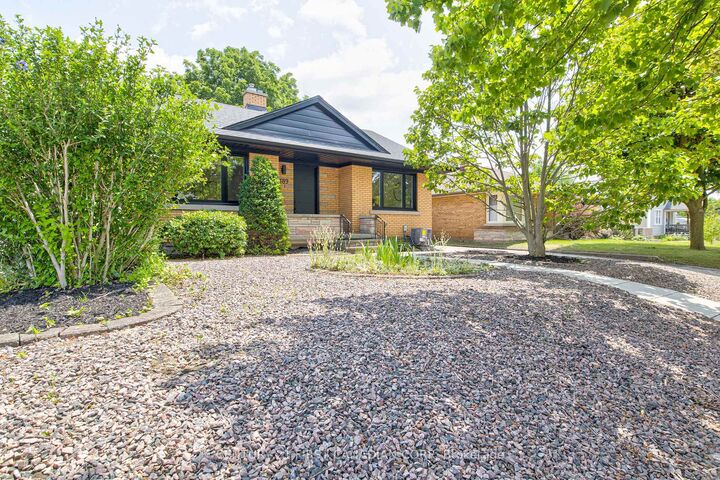 Property Photo:  189 Eighth Avenue  ON N2C 1S5 