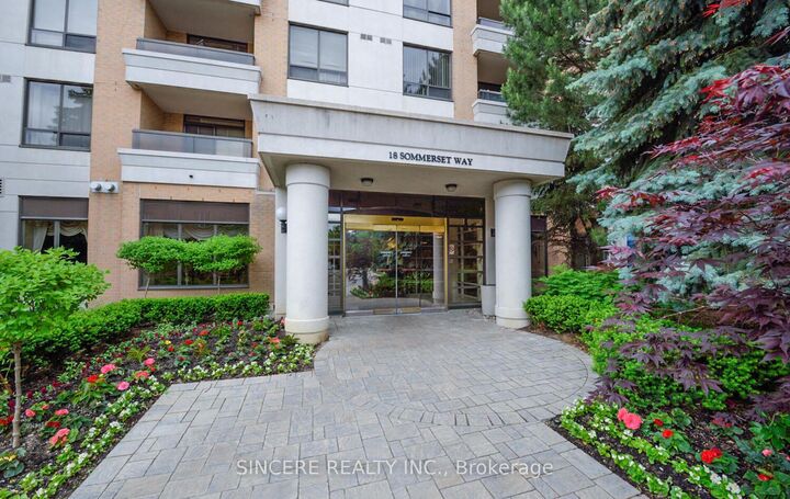 Property Photo:  18 Sommerset Way 1512  ON M2N 6X5 