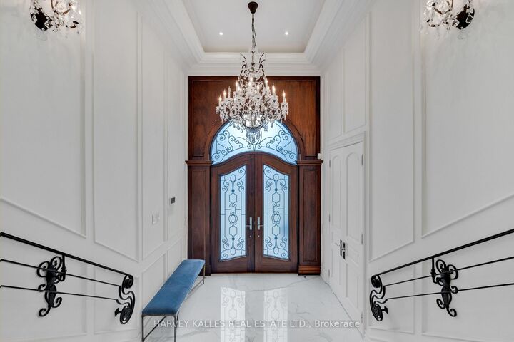 Property Photo: 64 Yorkminster Road ON M2P 1M3