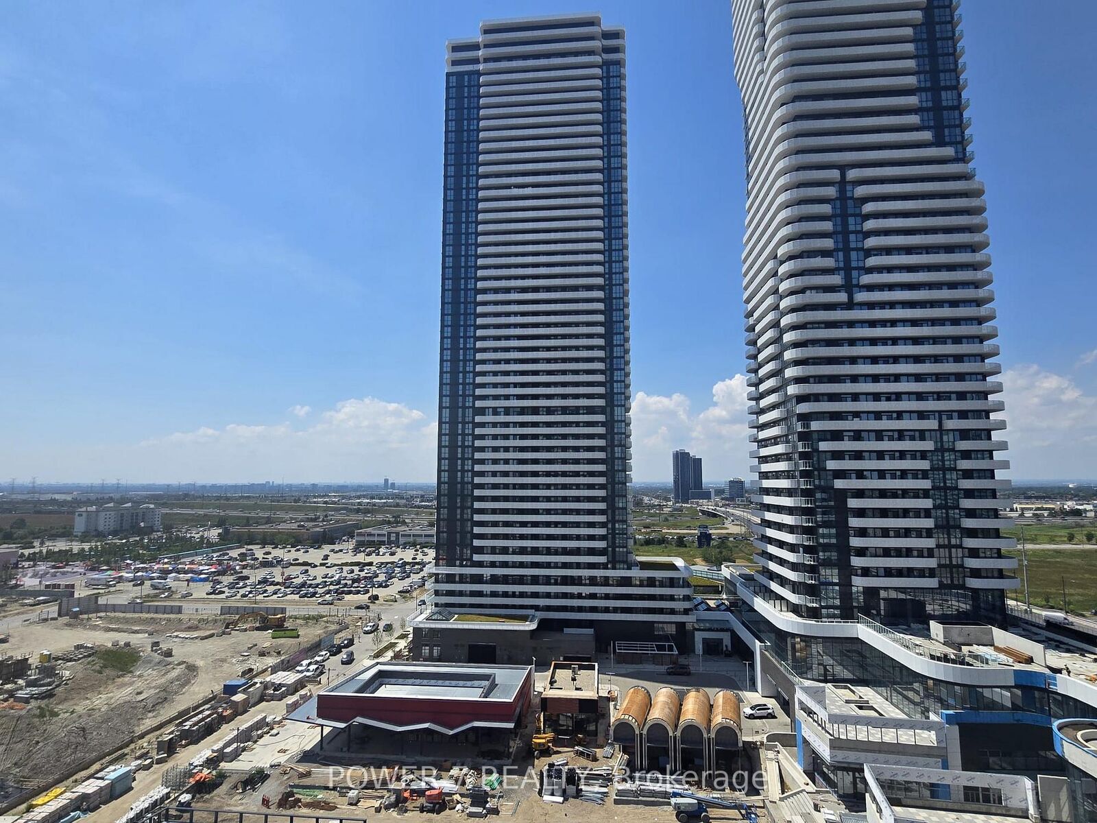 Property Photo:  28 Interchange Way 1503  ON L4K 0P8 