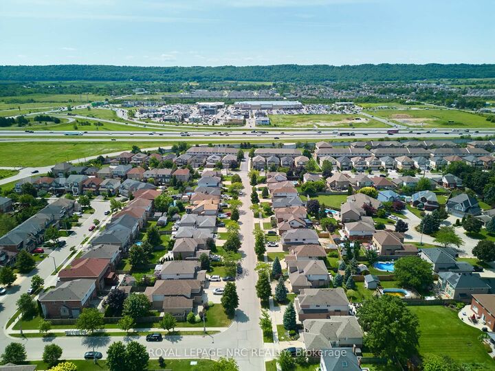 Property Photo:  15 Creanona Boulevard  ON L8E 5G2 