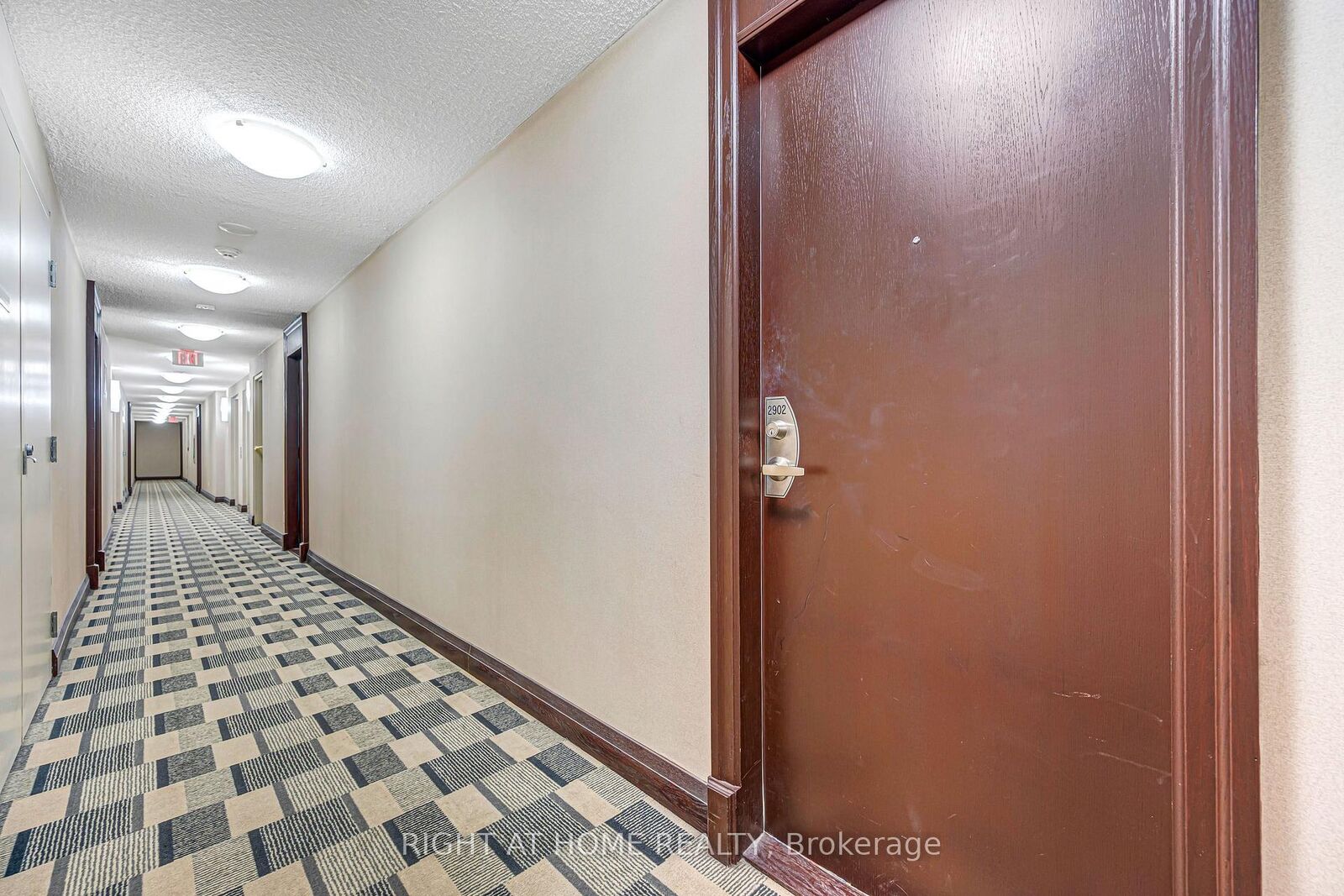 Property Photo: 208 Enfield Place #2902 ON L5B 0G8