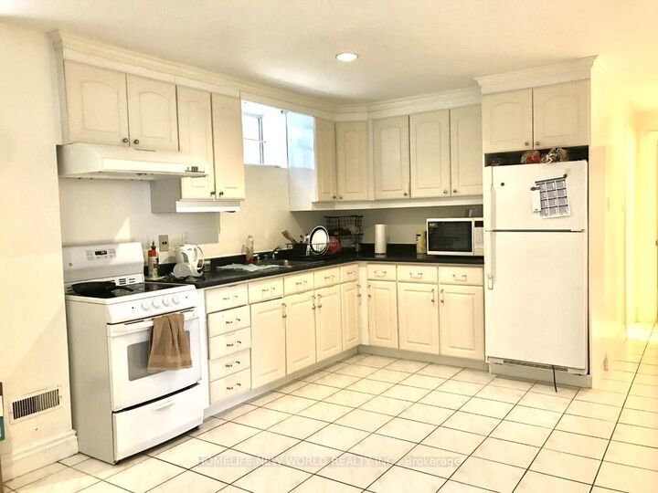 Property Photo:  298 McKee Avenue Lower  ON M2N 4E3 