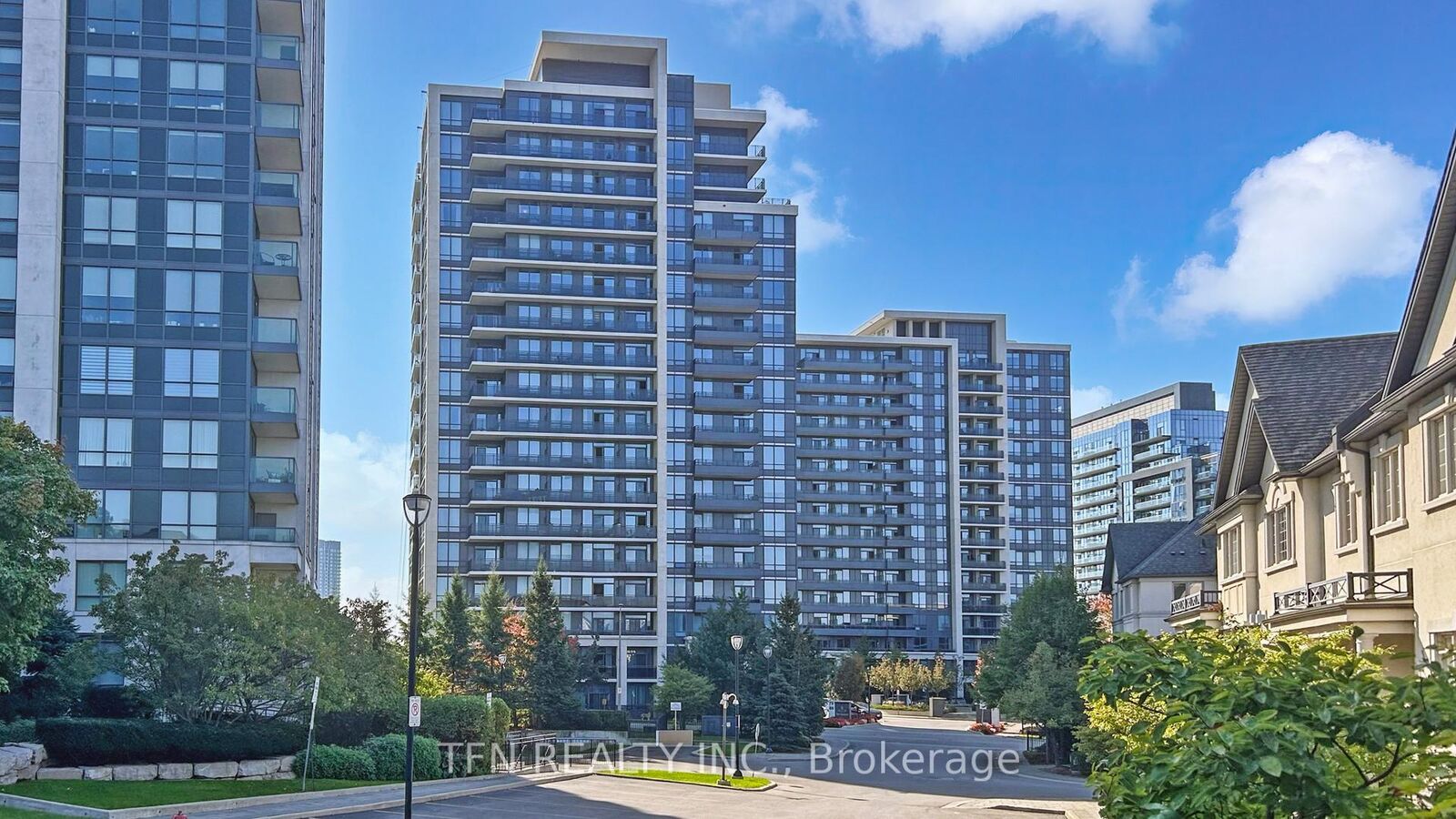 Property Photo:  75 North Park Road S 307  ON L4J 0H8 
