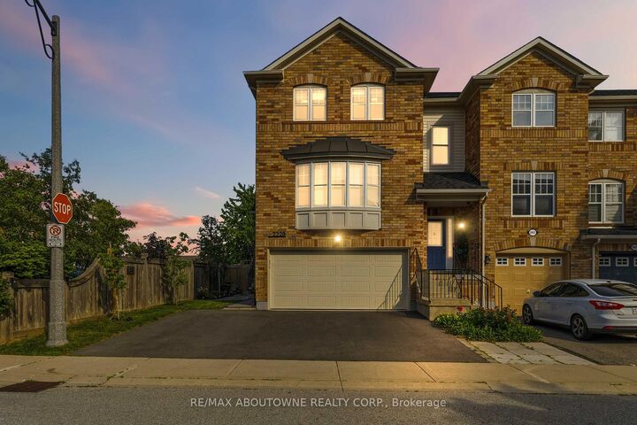 2228 Jillian Lane — photo 1