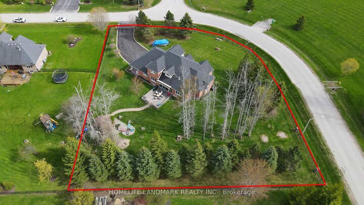 Property Photo: 49 Red Oak Crescent ON L0L 2L0