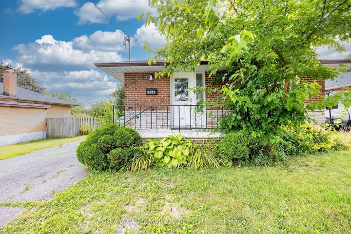 Property Photo:  1118 Athol Street Main  ON L1N 4A7 